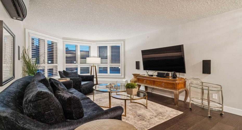 400 Eau Claire Avenue, Calgary, Alberta T2P 4X2, 3 Bedrooms Bedrooms, ,3 BathroomsBathrooms,Residential,For Sale,Eau Claire,A2304230