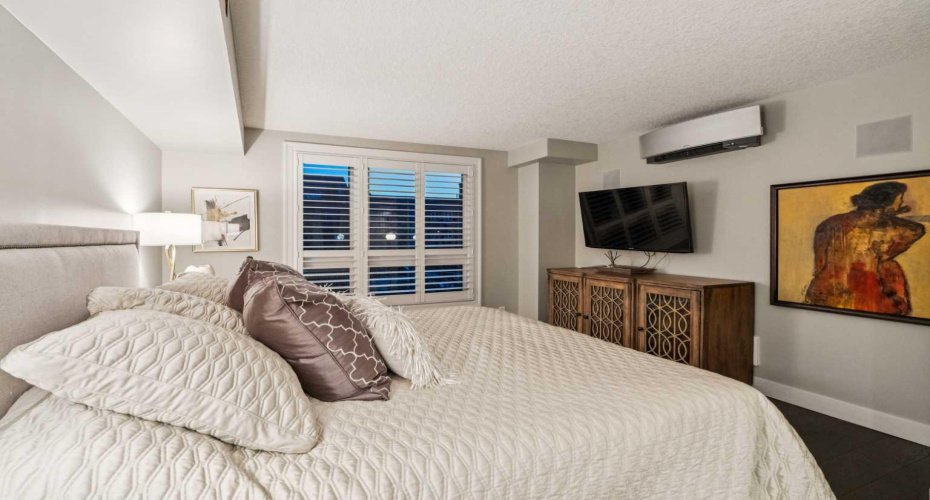 400 Eau Claire Avenue, Calgary, Alberta T2P 4X2, 3 Bedrooms Bedrooms, ,3 BathroomsBathrooms,Residential,For Sale,Eau Claire,A2304230