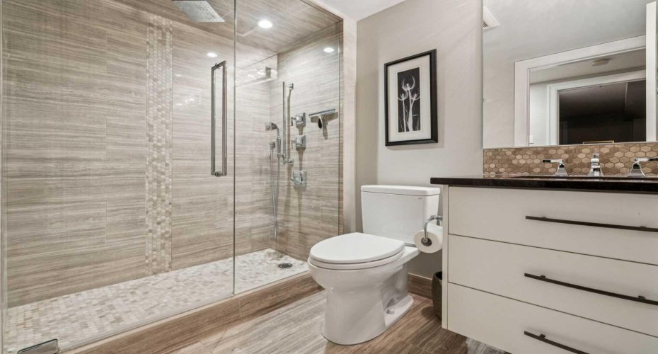 400 Eau Claire Avenue, Calgary, Alberta T2P 4X2, 3 Bedrooms Bedrooms, ,3 BathroomsBathrooms,Residential,For Sale,Eau Claire,A2304230