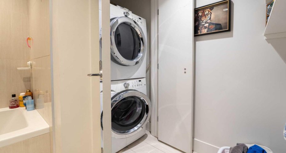 901 10 Avenue, Calgary, Alberta T2R 0B5, 1 Bedroom Bedrooms, ,1 BathroomBathrooms,Residential,For Sale,10,A2304232