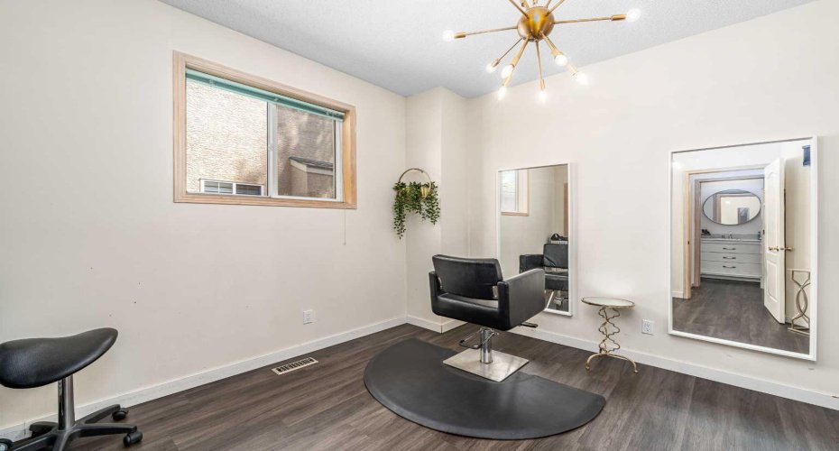 Conveniently located main floor bedroom, ideal for a home office or to be used as an additional bedroom