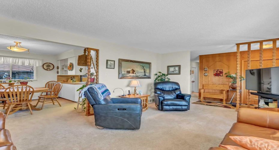 70 Morrow Court, Medicine Hat, Alberta T1A 7B7, 4 Bedrooms Bedrooms, ,2 BathroomsBathrooms,Residential,For Sale,Morrow,A2304235