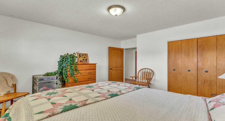 70 Morrow Court, Medicine Hat, Alberta T1A 7B7, 4 Bedrooms Bedrooms, ,2 BathroomsBathrooms,Residential,For Sale,Morrow,A2304235