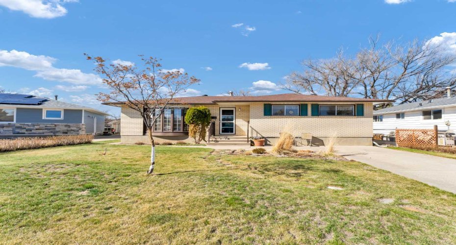 70 Morrow Court, Medicine Hat, Alberta T1A 7B7, 4 Bedrooms Bedrooms, ,2 BathroomsBathrooms,Residential,For Sale,Morrow,A2304235