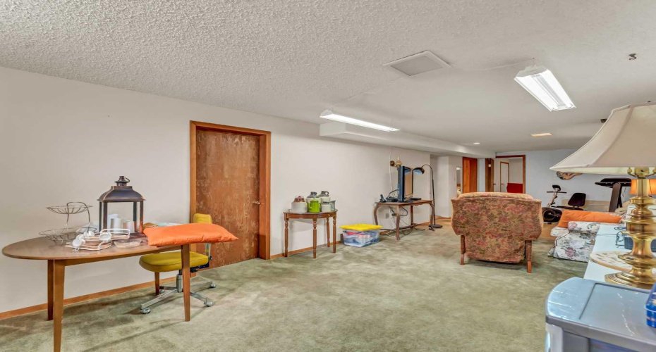 70 Morrow Court, Medicine Hat, Alberta T1A 7B7, 4 Bedrooms Bedrooms, ,2 BathroomsBathrooms,Residential,For Sale,Morrow,A2304235