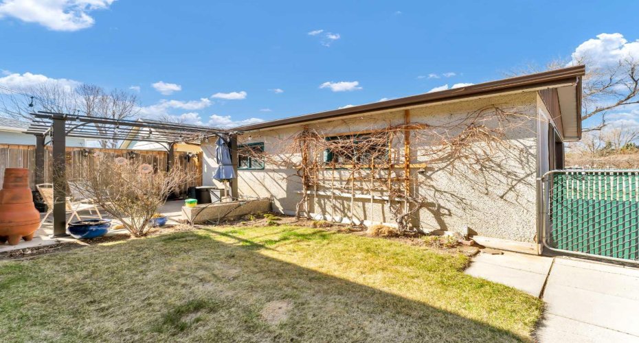 70 Morrow Court, Medicine Hat, Alberta T1A 7B7, 4 Bedrooms Bedrooms, ,2 BathroomsBathrooms,Residential,For Sale,Morrow,A2304235