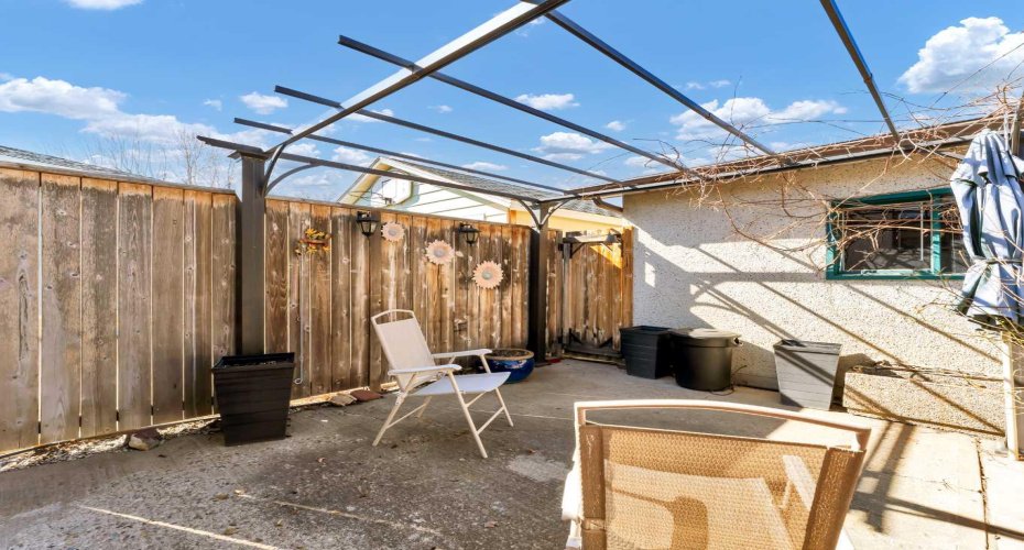 70 Morrow Court, Medicine Hat, Alberta T1A 7B7, 4 Bedrooms Bedrooms, ,2 BathroomsBathrooms,Residential,For Sale,Morrow,A2304235