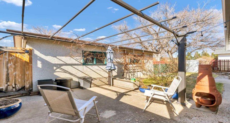 70 Morrow Court, Medicine Hat, Alberta T1A 7B7, 4 Bedrooms Bedrooms, ,2 BathroomsBathrooms,Residential,For Sale,Morrow,A2304235