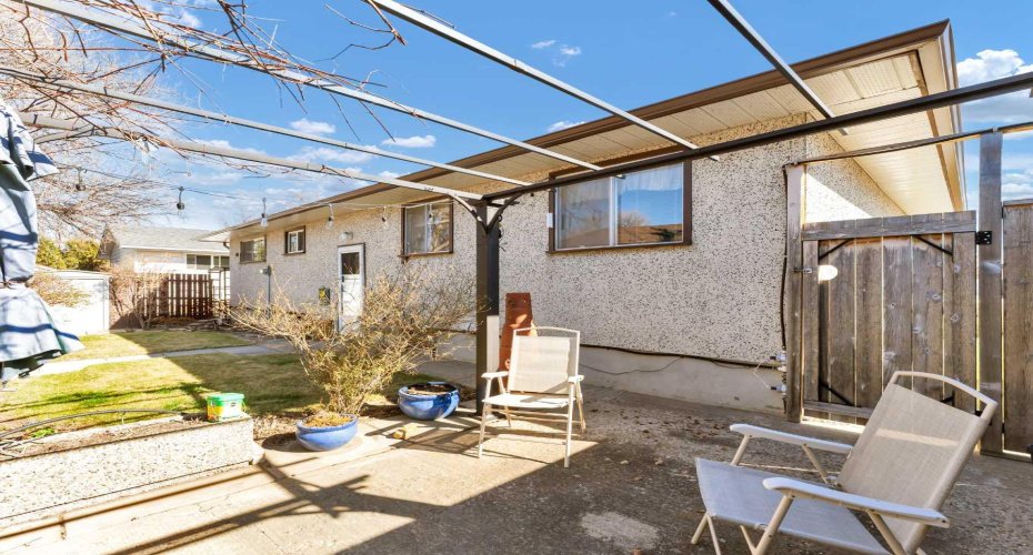 70 Morrow Court, Medicine Hat, Alberta T1A 7B7, 4 Bedrooms Bedrooms, ,2 BathroomsBathrooms,Residential,For Sale,Morrow,A2304235