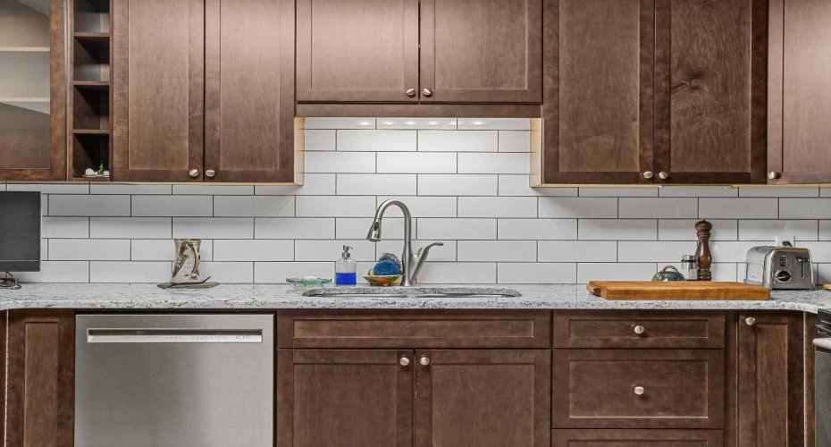 413 Marten Street, Banff, Alberta T1L 1G6, 2 Bedrooms Bedrooms, ,1 BathroomBathrooms,Residential,For Sale,Marten,A2304248