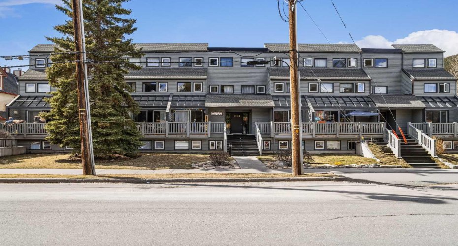 413 Marten Street, Banff, Alberta T1L 1G6, 2 Bedrooms Bedrooms, ,1 BathroomBathrooms,Residential,For Sale,Marten,A2304248