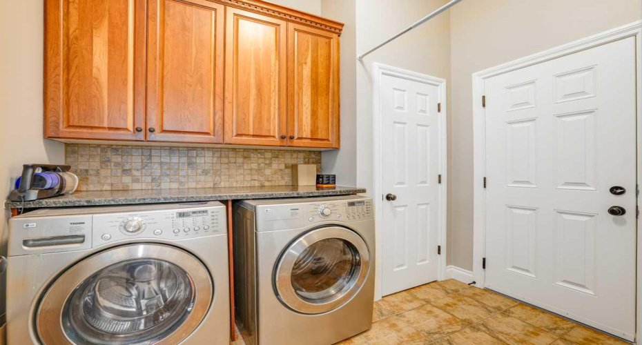 462 Crystal Green Manor, Okotoks, Alberta T1S 0A3, 3 Bedrooms Bedrooms, ,3 BathroomsBathrooms,Residential,For Sale,Crystal Green,A2304266