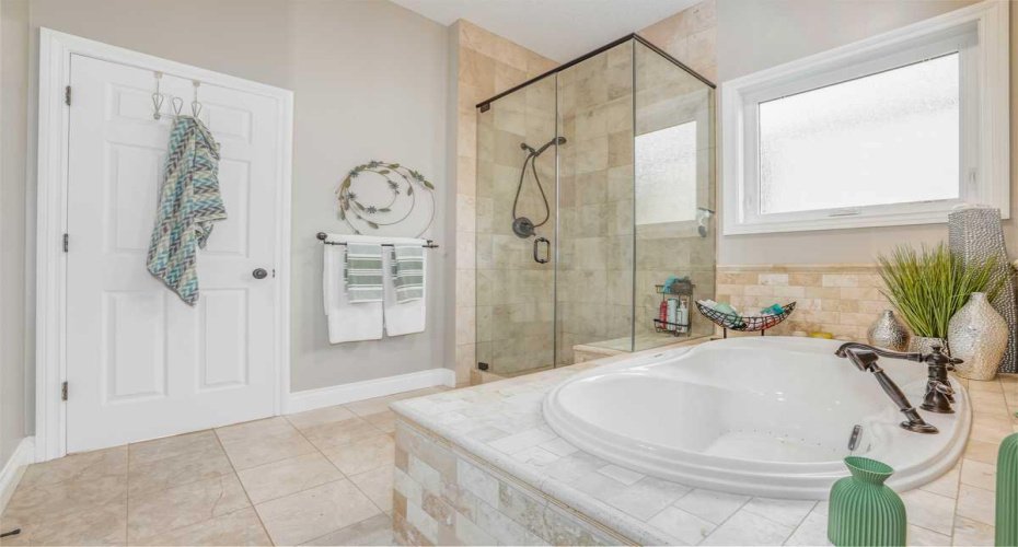 462 Crystal Green Manor, Okotoks, Alberta T1S 0A3, 3 Bedrooms Bedrooms, ,3 BathroomsBathrooms,Residential,For Sale,Crystal Green,A2304266