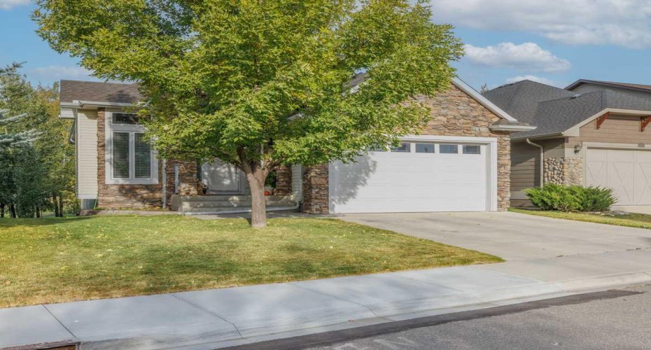 462 Crystal Green Manor, Okotoks, Alberta T1S 0A3, 3 Bedrooms Bedrooms, ,3 BathroomsBathrooms,Residential,For Sale,Crystal Green,A2304266