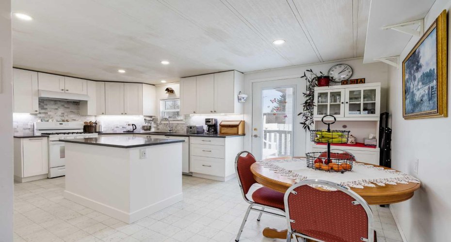 Easy access to outdoor deck