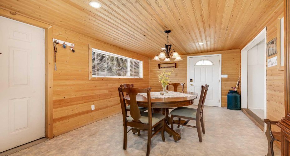 240 Big Hill Circle, Airdrie, Alberta T4A 1P8, 3 Bedrooms Bedrooms, ,1 BathroomBathrooms,Residential,For Sale,Big Hill,A2304272