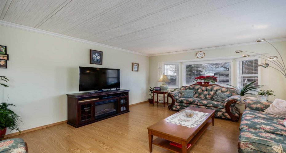 240 Big Hill Circle, Airdrie, Alberta T4A 1P8, 3 Bedrooms Bedrooms, ,1 BathroomBathrooms,Residential,For Sale,Big Hill,A2304272