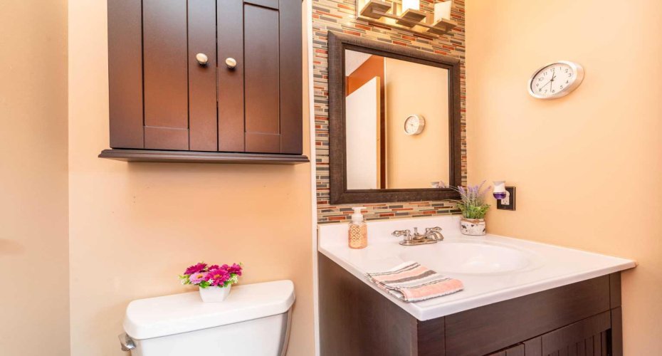 78 Queen Anne Close, Calgary, Alberta T2J 6E5, 3 Bedrooms Bedrooms, ,2 BathroomsBathrooms,Residential,For Sale,Queen Anne,A2304273