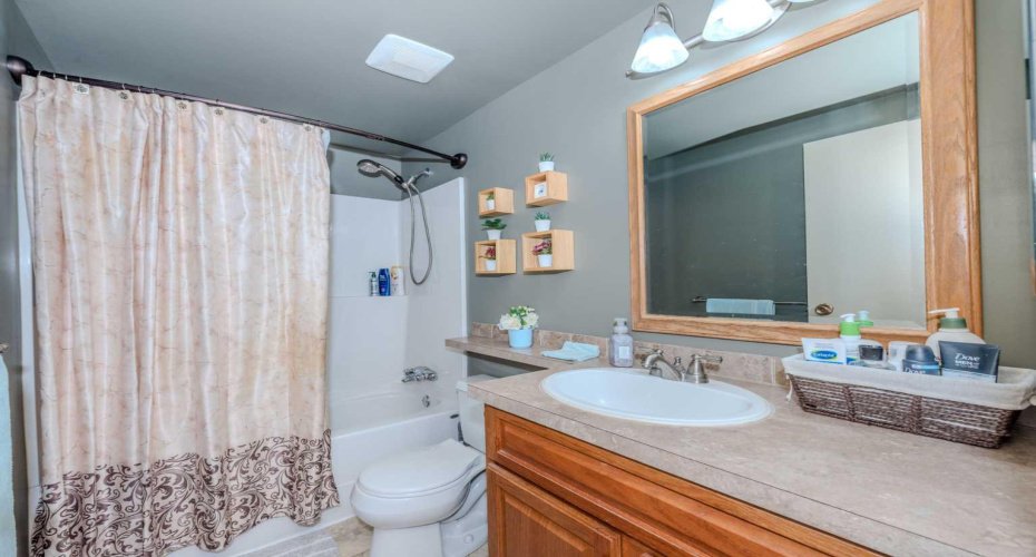 78 Queen Anne Close, Calgary, Alberta T2J 6E5, 3 Bedrooms Bedrooms, ,2 BathroomsBathrooms,Residential,For Sale,Queen Anne,A2304273