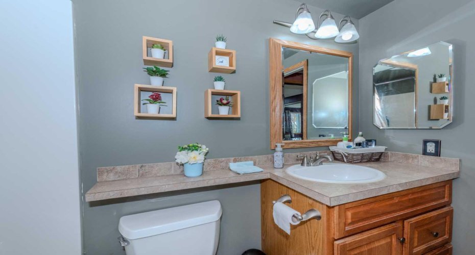 78 Queen Anne Close, Calgary, Alberta T2J 6E5, 3 Bedrooms Bedrooms, ,2 BathroomsBathrooms,Residential,For Sale,Queen Anne,A2304273