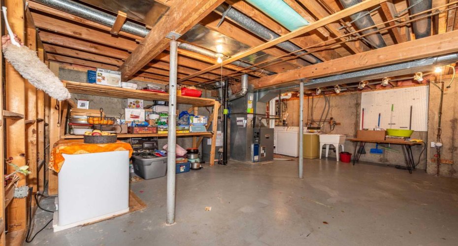 78 Queen Anne Close, Calgary, Alberta T2J 6E5, 3 Bedrooms Bedrooms, ,2 BathroomsBathrooms,Residential,For Sale,Queen Anne,A2304273