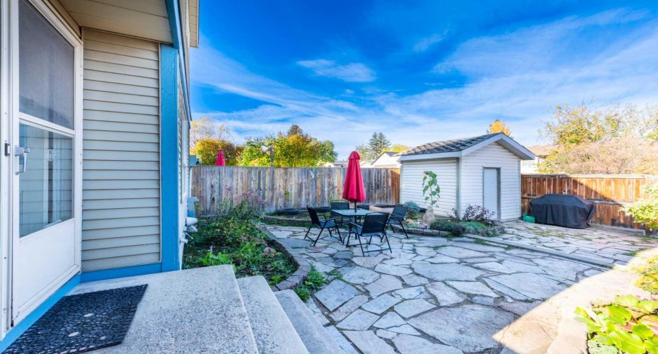 78 Queen Anne Close, Calgary, Alberta T2J 6E5, 3 Bedrooms Bedrooms, ,2 BathroomsBathrooms,Residential,For Sale,Queen Anne,A2304273