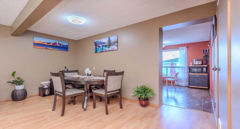 78 Queen Anne Close, Calgary, Alberta T2J 6E5, 3 Bedrooms Bedrooms, ,2 BathroomsBathrooms,Residential,For Sale,Queen Anne,A2304273