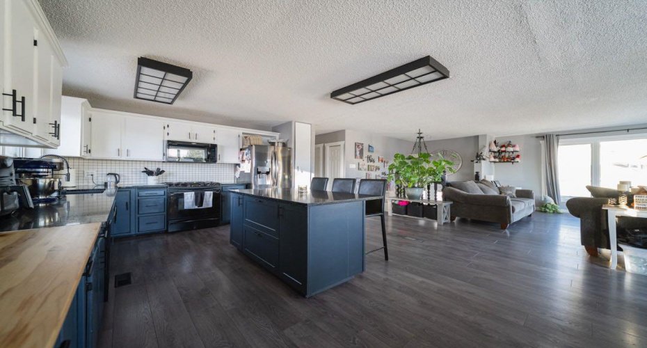 115 Christina Court, Fort McMurray, Alberta T9K 1H3, 6 Bedrooms Bedrooms, ,3 BathroomsBathrooms,Residential,For Sale,Christina,A2304287