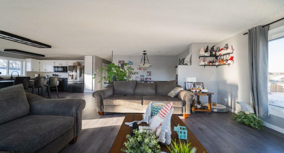 115 Christina Court, Fort McMurray, Alberta T9K 1H3, 6 Bedrooms Bedrooms, ,3 BathroomsBathrooms,Residential,For Sale,Christina,A2304287