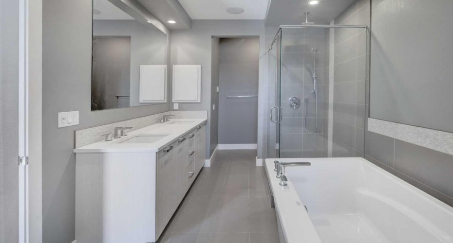 624 20 Avenue, Calgary, Alberta T2M 1C8, 5 Bedrooms Bedrooms, ,4 BathroomsBathrooms,Residential,For Sale,20,A2304295