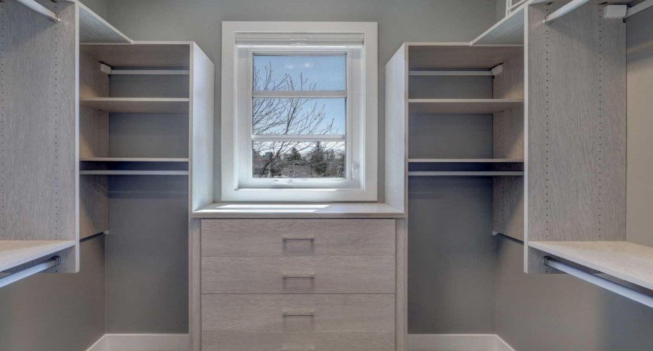 624 20 Avenue, Calgary, Alberta T2M 1C8, 5 Bedrooms Bedrooms, ,4 BathroomsBathrooms,Residential,For Sale,20,A2304295