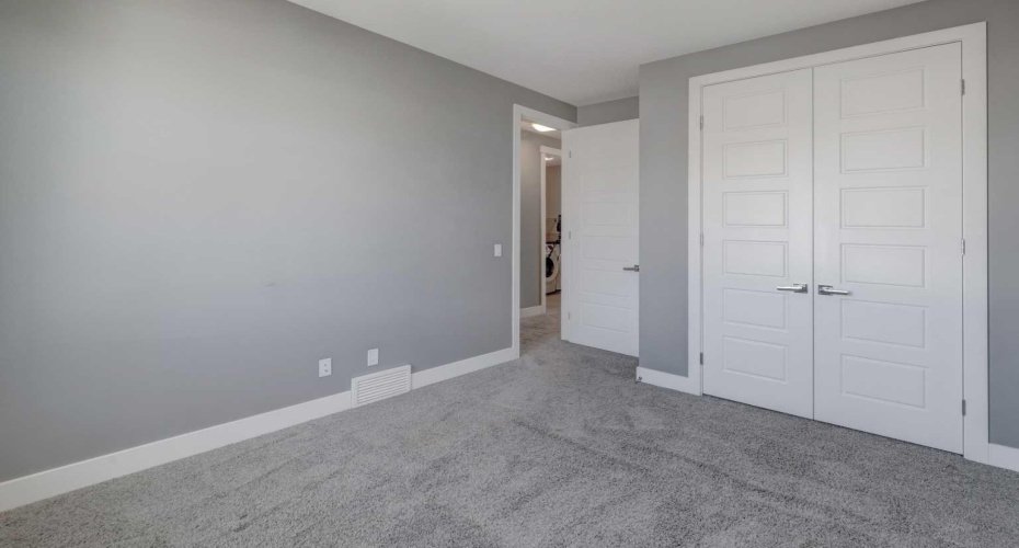 624 20 Avenue, Calgary, Alberta T2M 1C8, 5 Bedrooms Bedrooms, ,4 BathroomsBathrooms,Residential,For Sale,20,A2304295