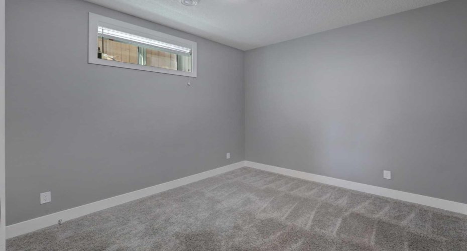 624 20 Avenue, Calgary, Alberta T2M 1C8, 5 Bedrooms Bedrooms, ,4 BathroomsBathrooms,Residential,For Sale,20,A2304295