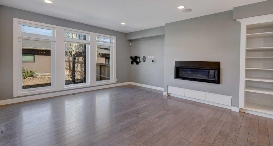 624 20 Avenue, Calgary, Alberta T2M 1C8, 5 Bedrooms Bedrooms, ,4 BathroomsBathrooms,Residential,For Sale,20,A2304295