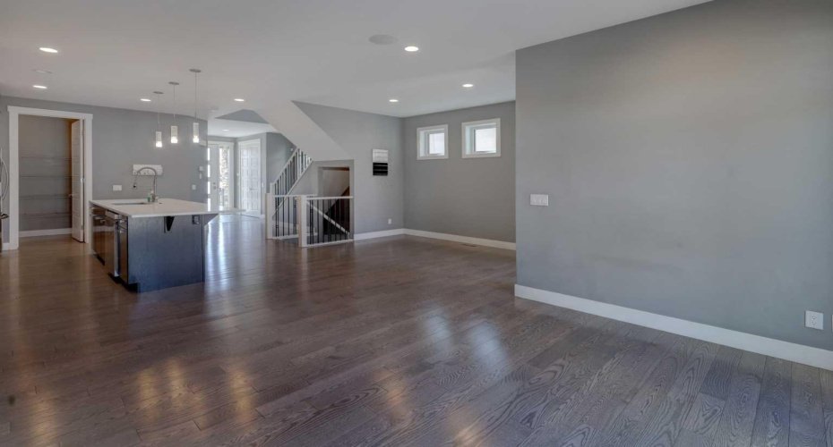 624 20 Avenue, Calgary, Alberta T2M 1C8, 5 Bedrooms Bedrooms, ,4 BathroomsBathrooms,Residential,For Sale,20,A2304295