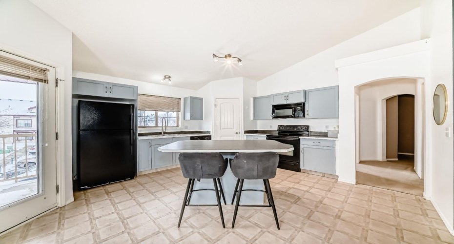 27 Everridge Square, Calgary, Alberta T2Y 5J7, 1 Bedroom Bedrooms, ,1 BathroomBathrooms,Residential,For Sale,Everridge,A2304305