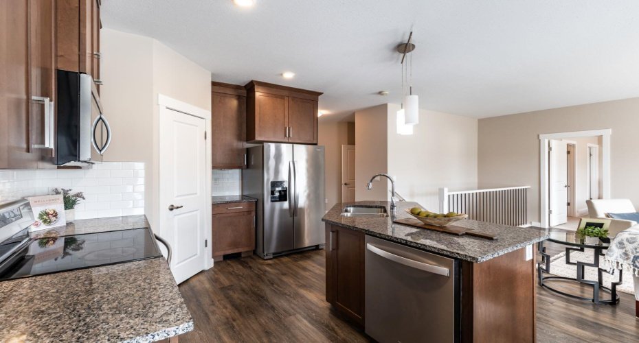 350 Somerside Road, Medicine Hat, Alberta T1B0R9, 3 Bedrooms Bedrooms, ,3 BathroomsBathrooms,Residential,For Sale,Somerside,A2298254