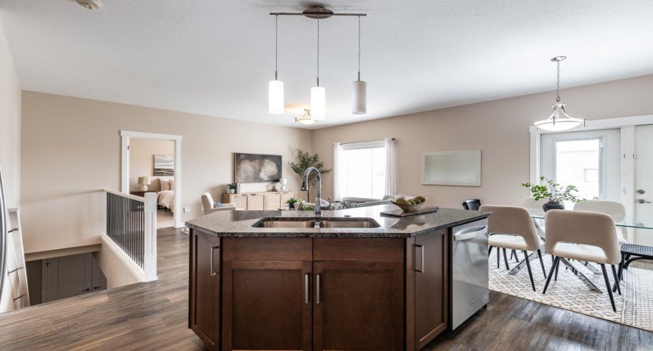 350 Somerside Road, Medicine Hat, Alberta T1B0R9, 3 Bedrooms Bedrooms, ,3 BathroomsBathrooms,Residential,For Sale,Somerside,A2298254