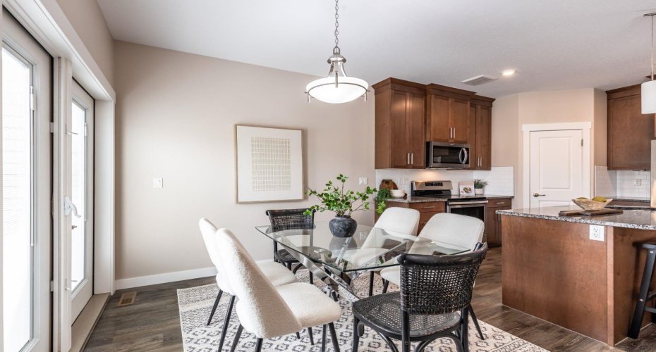 350 Somerside Road, Medicine Hat, Alberta T1B0R9, 3 Bedrooms Bedrooms, ,3 BathroomsBathrooms,Residential,For Sale,Somerside,A2298254