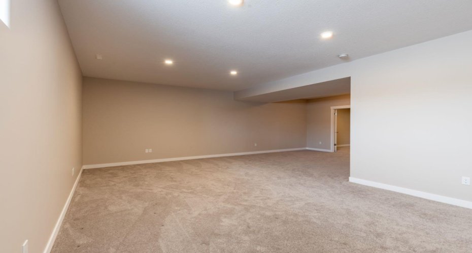 350 Somerside Road, Medicine Hat, Alberta T1B0R9, 3 Bedrooms Bedrooms, ,3 BathroomsBathrooms,Residential,For Sale,Somerside,A2298254