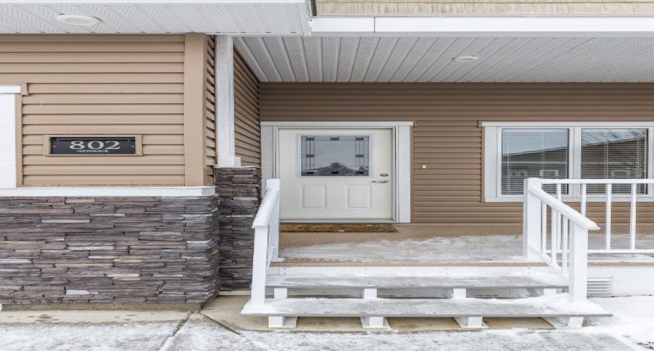 350 Somerside Road, Medicine Hat, Alberta T1B0R9, 3 Bedrooms Bedrooms, ,3 BathroomsBathrooms,Residential,For Sale,Somerside,A2298254