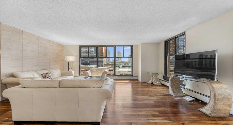 1100 8 Avenue, Calgary, Alberta T2P 3T9, 1 Bedroom Bedrooms, ,1 BathroomBathrooms,Residential,For Sale,8,A2304355