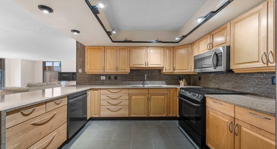 1100 8 Avenue, Calgary, Alberta T2P 3T9, 1 Bedroom Bedrooms, ,1 BathroomBathrooms,Residential,For Sale,8,A2304355