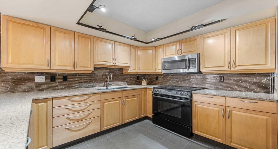 1100 8 Avenue, Calgary, Alberta T2P 3T9, 1 Bedroom Bedrooms, ,1 BathroomBathrooms,Residential,For Sale,8,A2304355