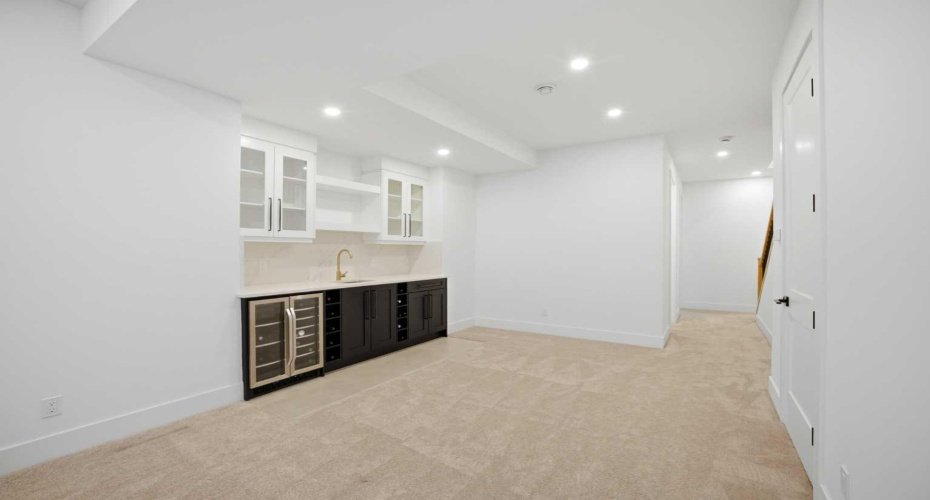 1712 18 Avenue, Calgary, Alberta T2M 0X3, 4 Bedrooms Bedrooms, ,4 BathroomsBathrooms,Residential,For Sale,18,A2303640