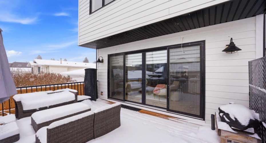 1712 18 Avenue, Calgary, Alberta T2M 0X3, 4 Bedrooms Bedrooms, ,4 BathroomsBathrooms,Residential,For Sale,18,A2303640
