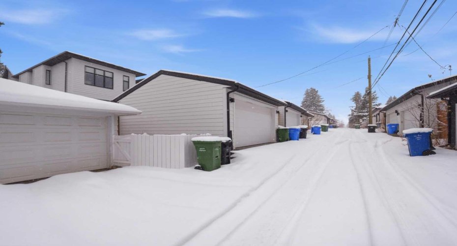 1712 18 Avenue, Calgary, Alberta T2M 0X3, 4 Bedrooms Bedrooms, ,4 BathroomsBathrooms,Residential,For Sale,18,A2303640
