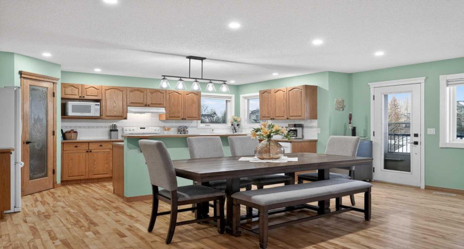 112 West Creek Close, Chestermere, Alberta T1X 1M2, 4 Bedrooms Bedrooms, ,4 BathroomsBathrooms,Residential,For Sale,West Creek,A2303728