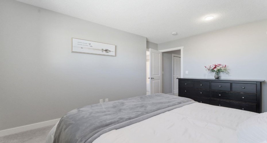 131 Walcrest Way, Calgary, Alberta T2X 4G2, 4 Bedrooms Bedrooms, ,4 BathroomsBathrooms,Residential,For Sale,Walcrest,A2303770