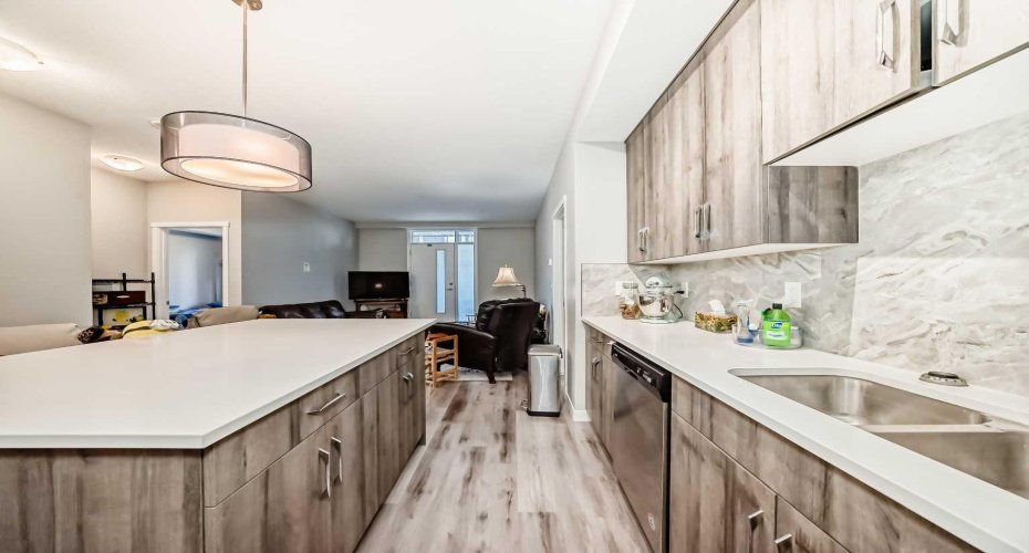 71 Shawnee Common, Calgary, Alberta T2Y 0R2, 2 Bedrooms Bedrooms, ,2 BathroomsBathrooms,Residential,For Sale,Shawnee,A2286058